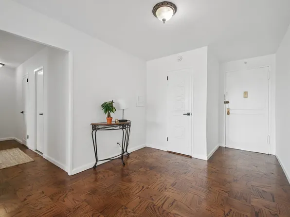 10 Huron Avenue image 6 of 37