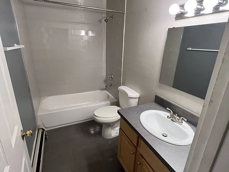 1324 Chapel St — Photo 4