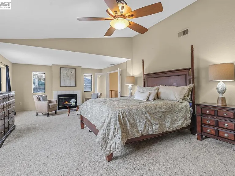 828 Hollowbrook Dr — Photo 20