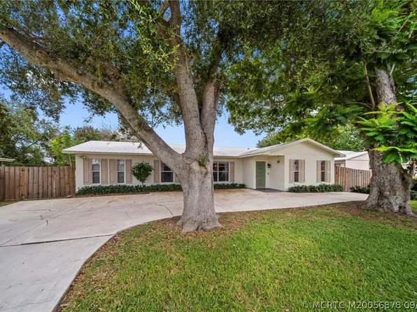 5906 Papaya Dr, Fort Pierce, FL 34982