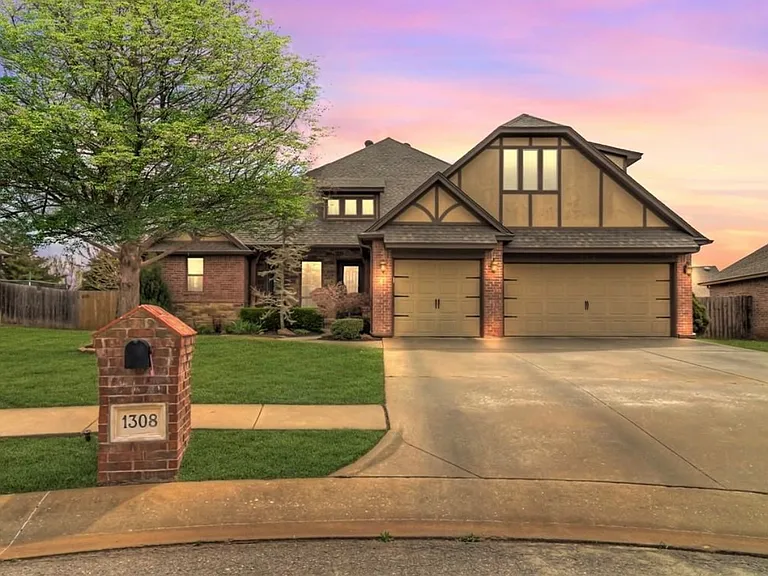 1308 Glenmere Ct — Photo 1