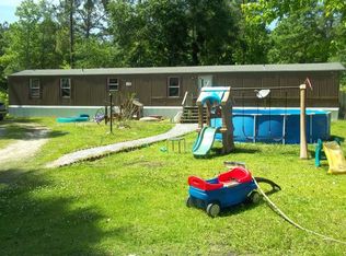 4233 Croomsbridge Rd, Burgaw, NC 28425