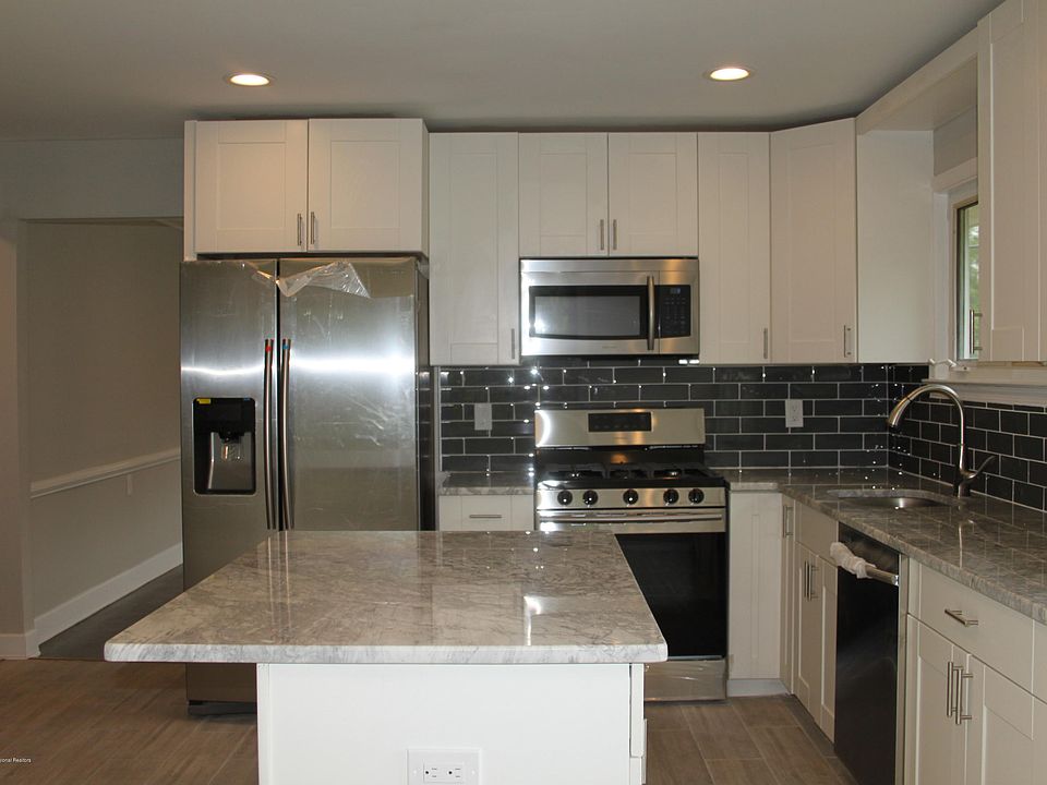 1st image of 2161 Mount Carmel Blvd