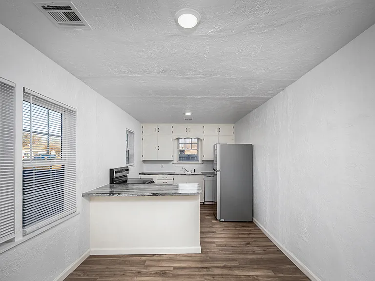 1702 NW Euclid Ave — Photo 5