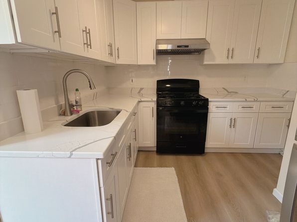 32-05 Linden Pl #A