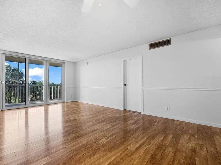 250 Jacaranda Dr #508 — Photo 26