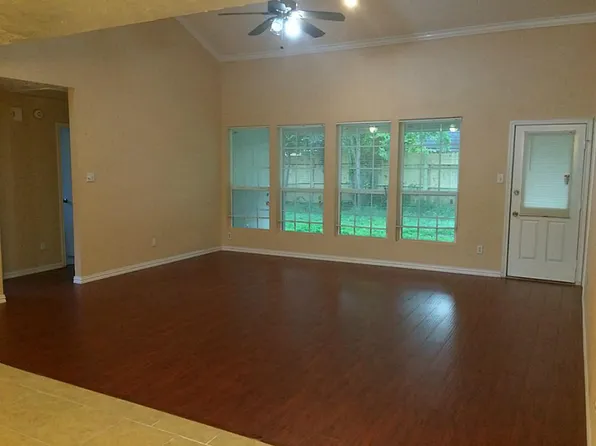 16826 Rippling Mill Dr, Sugar Land, TX 77498