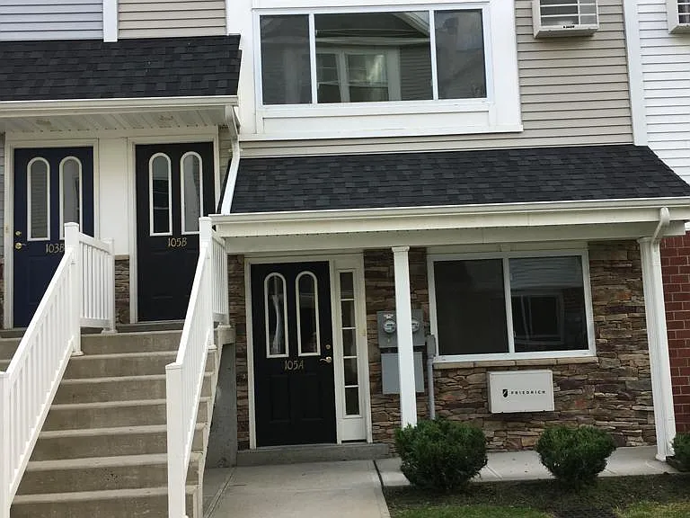 Cove Ct — Photo 15