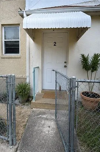 1919 SW 2nd St #B Photo 1 1919 SW 2nd St #B Photo 1