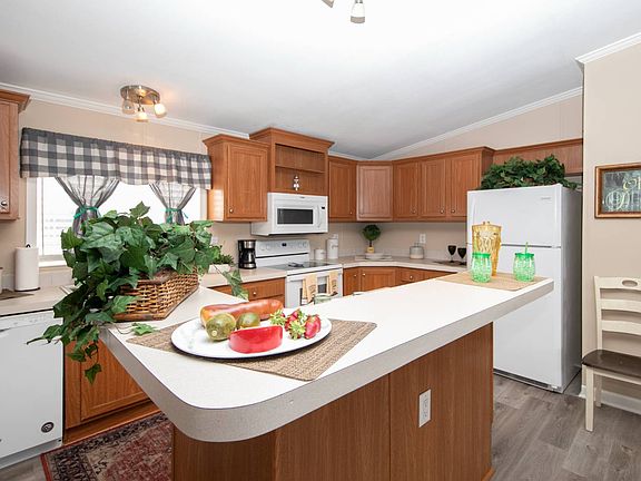 2nd image of 16 Holly Ln