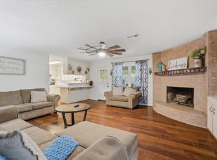 4014 Pin Oak Dr, Mont Belvieu, TX 77523