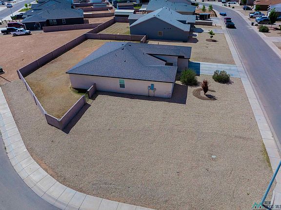 3rd image of 3802 Saguaro Dr