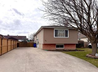 68 Greenbriar Trl, Chatham Kent, ON N8A 4V4