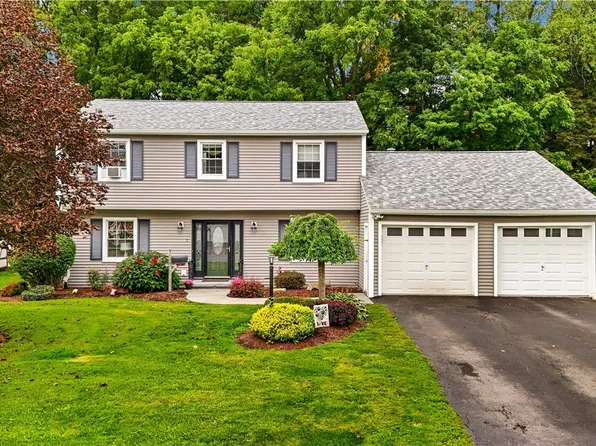 7 Bromwich Rd, New Hartford, NY 13413