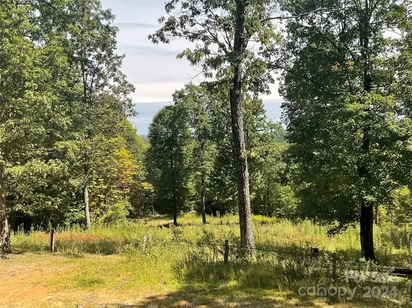 625 Fox Tower Rd, Brevard, NC 28712