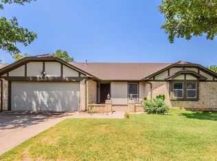 5010 Andalusia Trl, Arlington, TX 76017