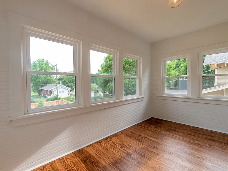 528 E Normal St — Photo 33
