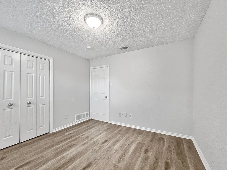 308 Floyd St — Photo 11