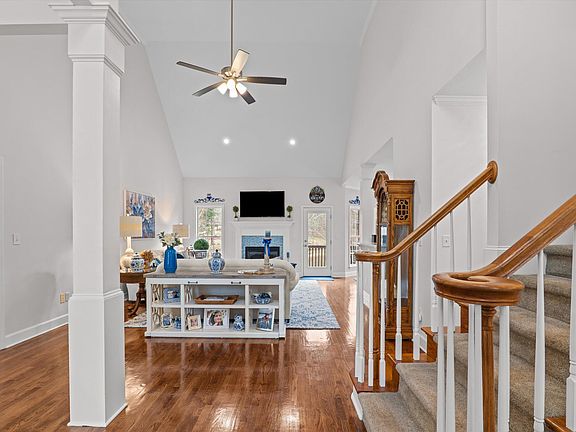 5th image of 672 Deerwood Way