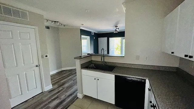 206 E South St #3032 — Photo 6