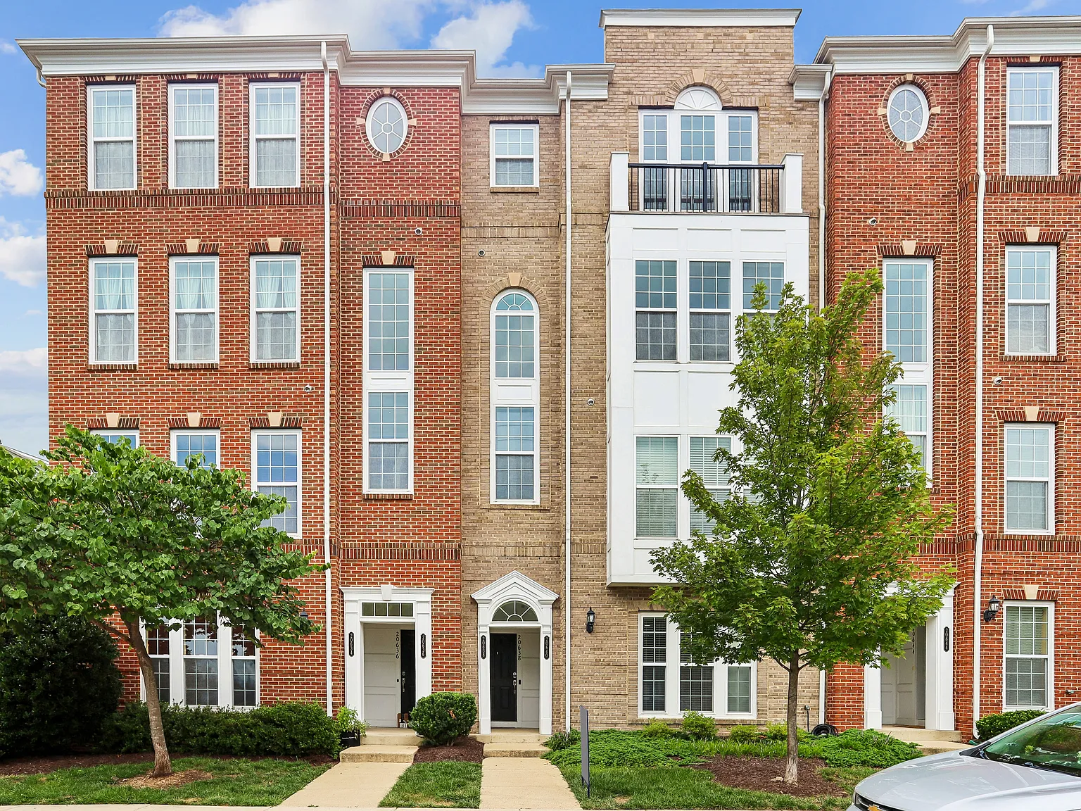 3 bed, 2620 sqft, $3,000 — Photo 1