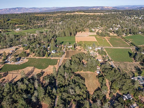 5th image of 710 Anderson Lane