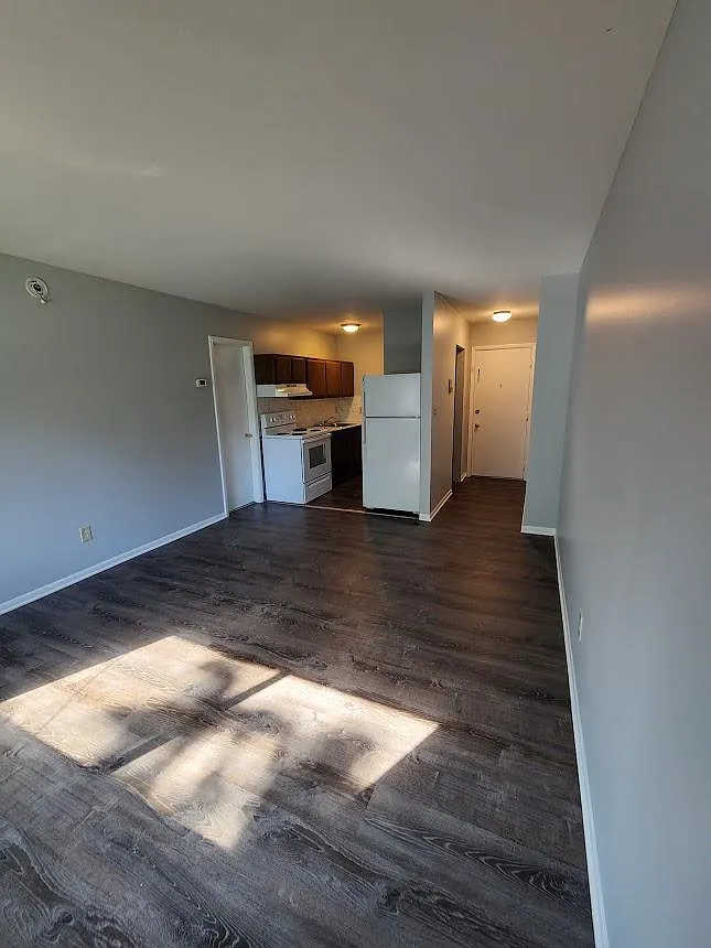105 Herkimer St — Photo 2