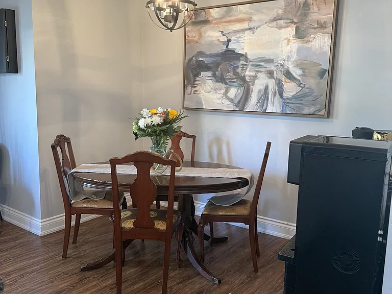 770 Cambridge Ct — Photo 5