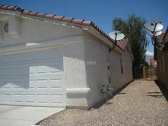 2nd image of 2916 Fern Crest Ave