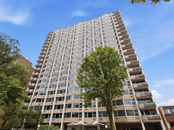 555 W Cornelia Ave APT 1002, Chicago, IL 60657