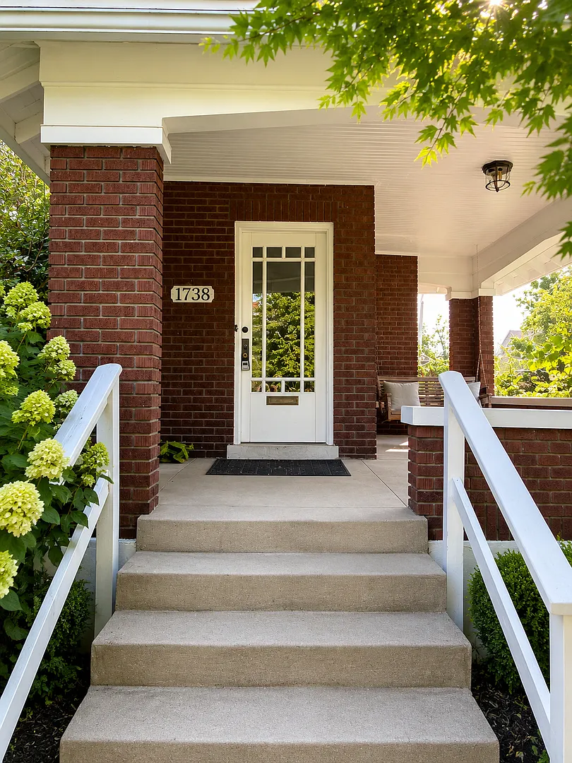 Charming Home Near UofL & Bardstown Road — Photo 2