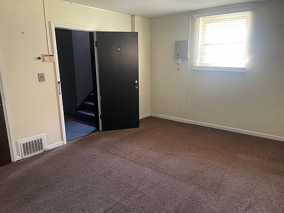 5th image of 4004 W Bancroft St #1