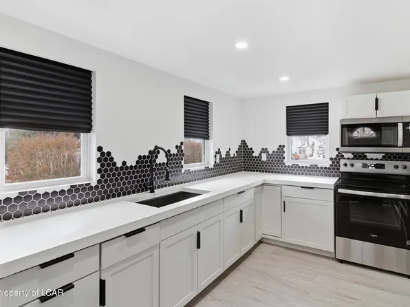 225 Ebervale Rd, Hazleton, PA 18202