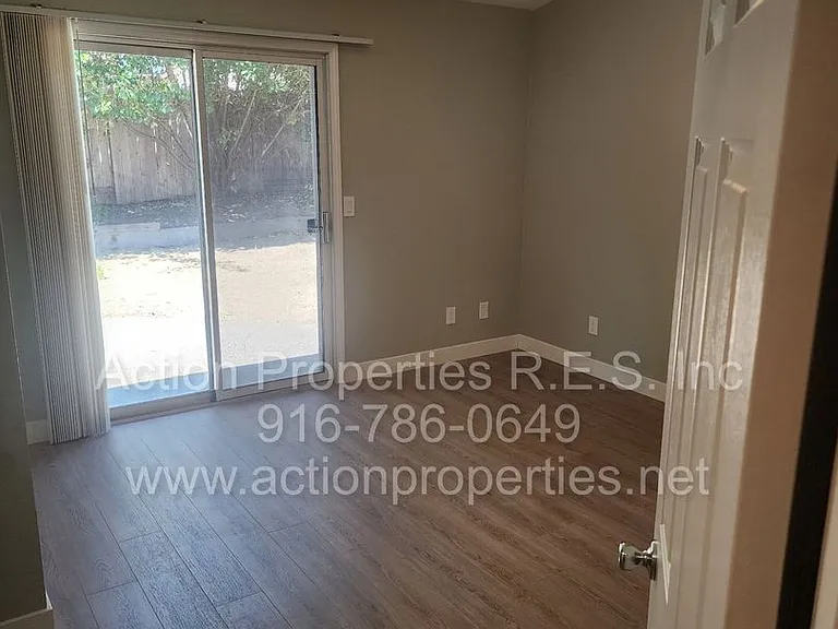 1057 Shenencock Way — Photo 15