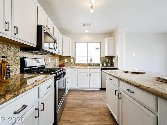 4th image of 6062 Stone Hollow Ave