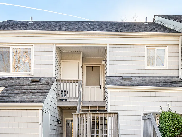 220 Montauk Hwy #22 — Photo 2