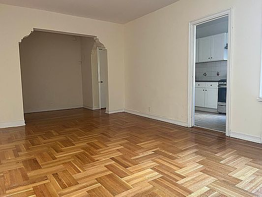 2nd image of 75 Cooper St #6D