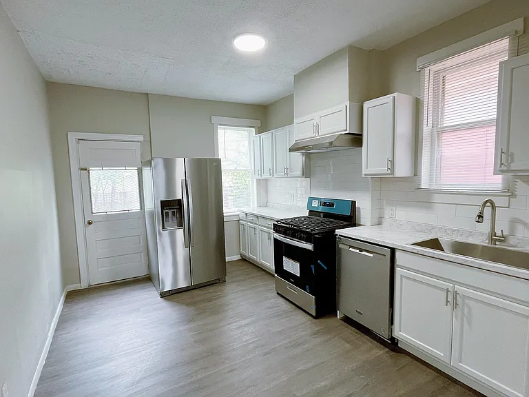 2620 Melrose Ave #2 — Photo 4