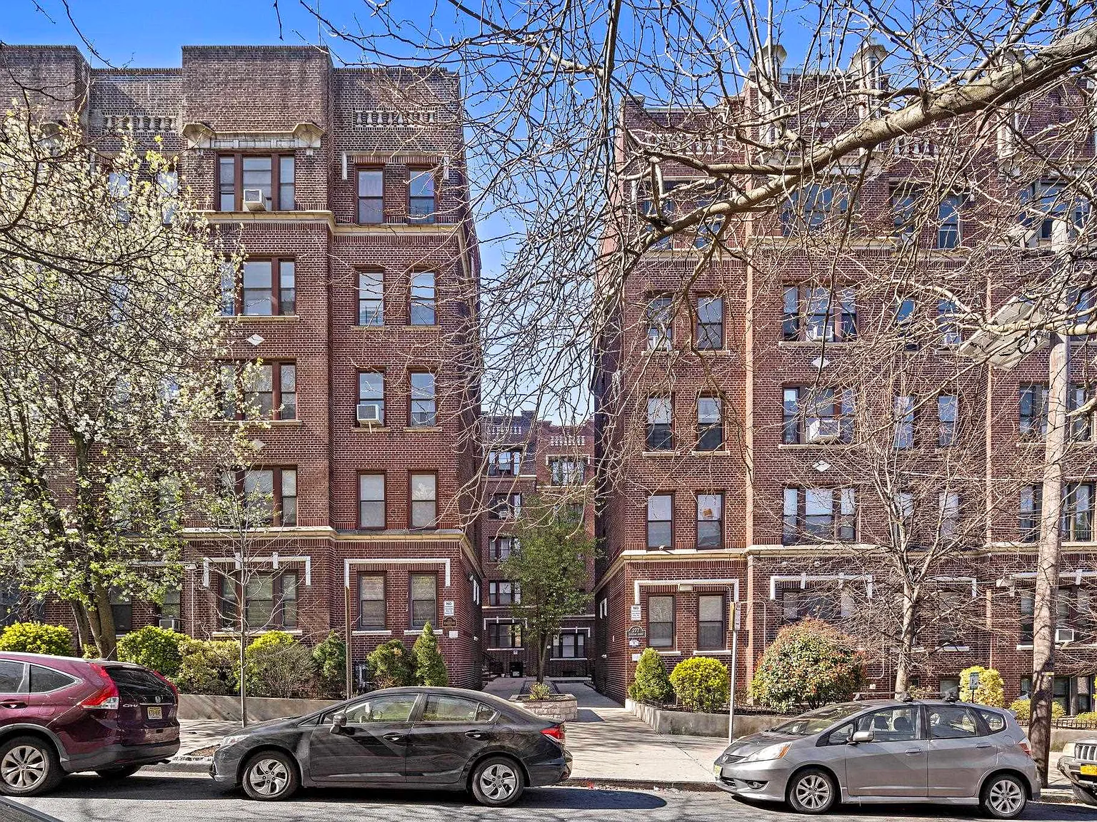 1 bed, 1.0 bath, $1,950 — Photo 1