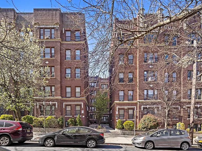 275 Harrison Ave #B4 — Photo 1