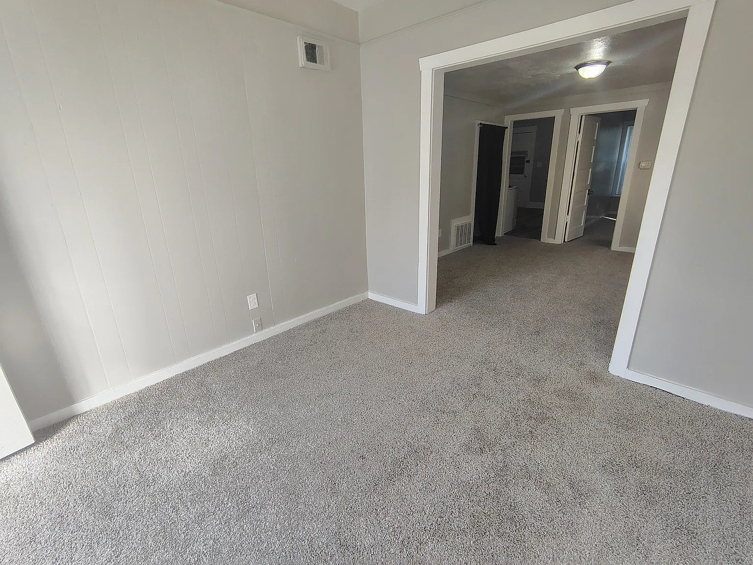 2 bed, 950 sqft, $1,000 — Photo 1