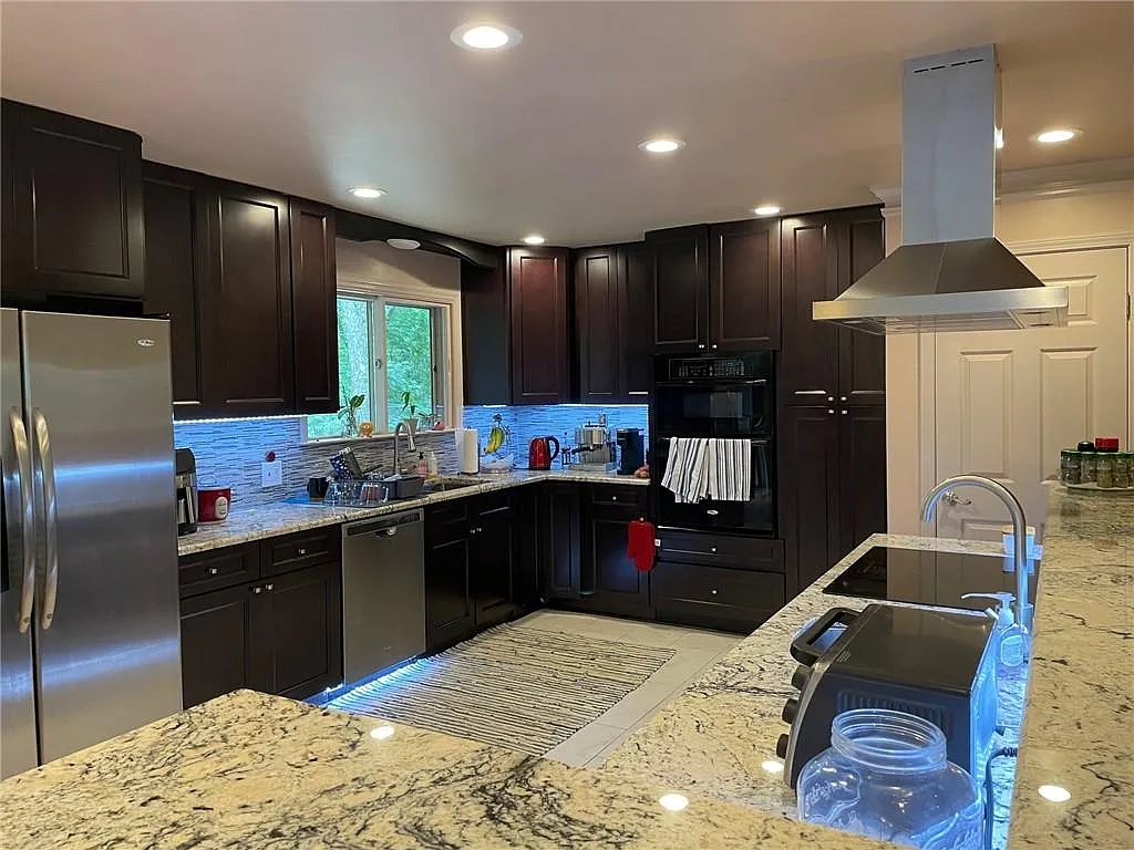 1 bed, 1.0 bath, 350 sqft, $1,000 — Photo 2
