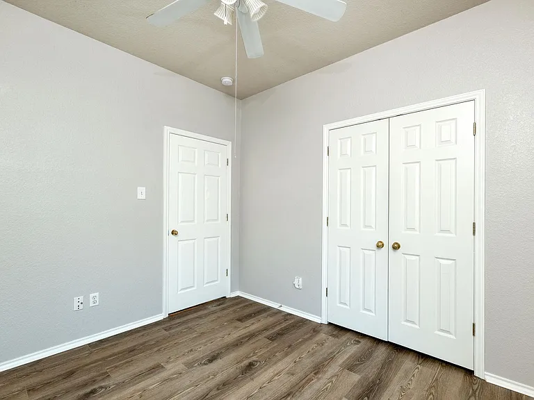 2826 Southampton Way #B — Photo 12
