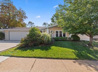 816 Big Bend Woods Dr, Manchester, MO 63021
