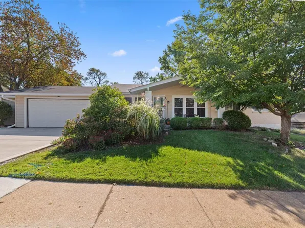 816 Big Bend Woods Dr, Manchester, MO 63021