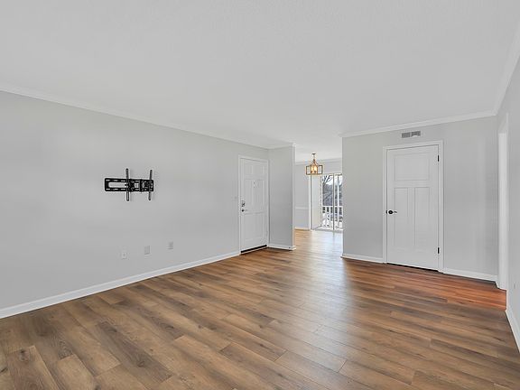 3rd image of 925 Cleveland St Unit 186