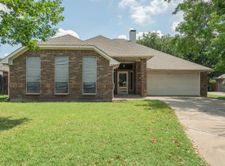 2100 Remmington Dr, Flower Mound, TX 75028