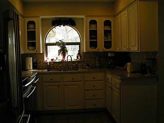 3rd image of 2910 Oak Forest Dr