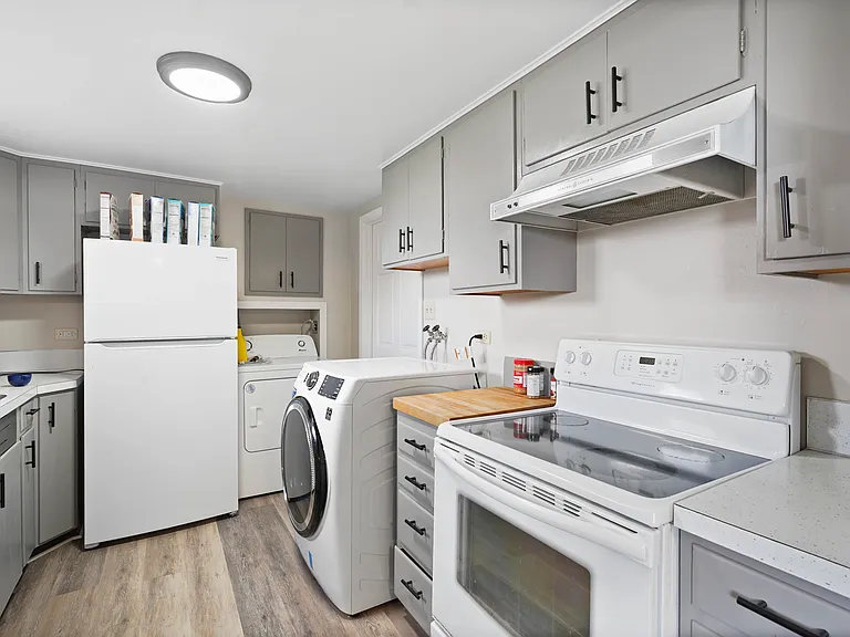 917 Elizabeth St #1 — Photo 3