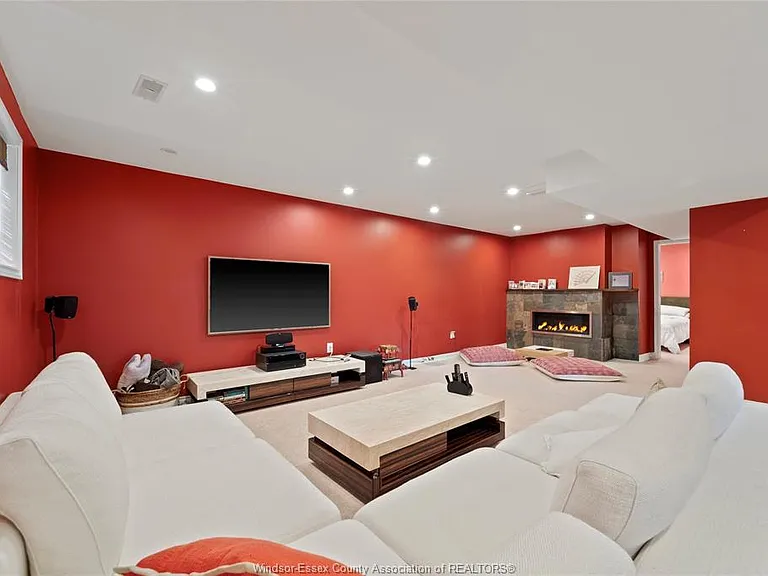 398 Poplar Dr — Photo 29